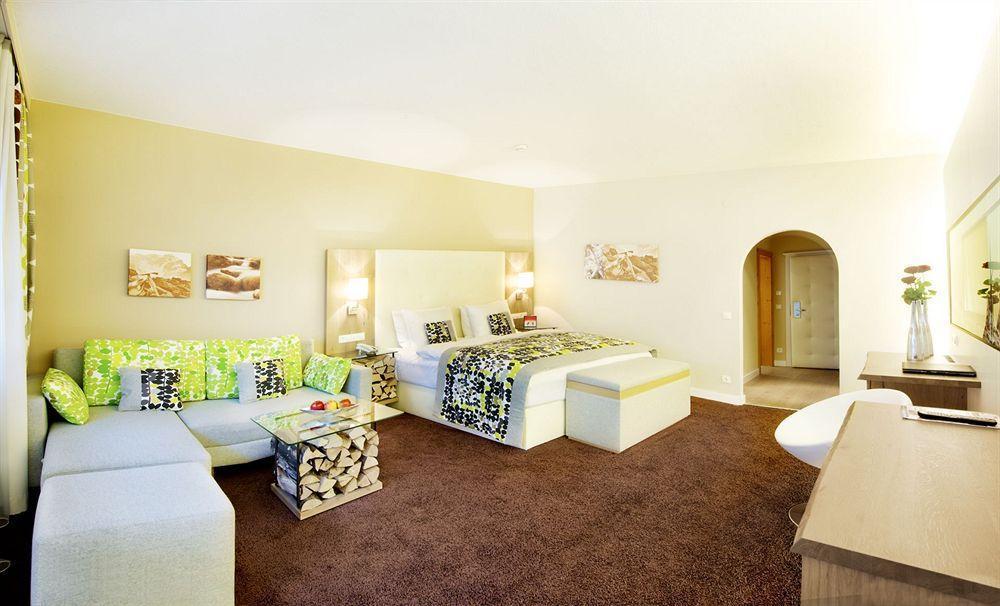 Hotel Eva,garden Saalbach-Hinterglemm